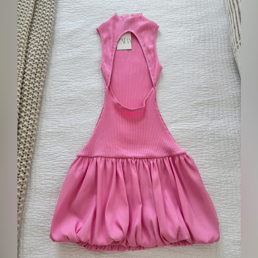 Pink Sleeveless Dress with Open Back - Picture 4 of 5